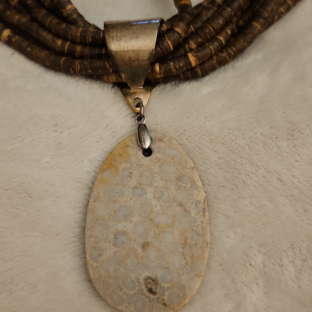 Heishi Shell Beaded Chrysanthemum Fossil Coral Teardrop Pendant Necklace - Picture 10 of 12